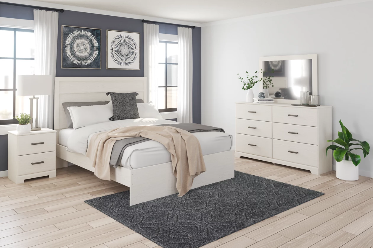 B2588-71-96-31-36-92 Stelsie Queen Panel Bed with Mirrored Dresser and Nightstand<br />