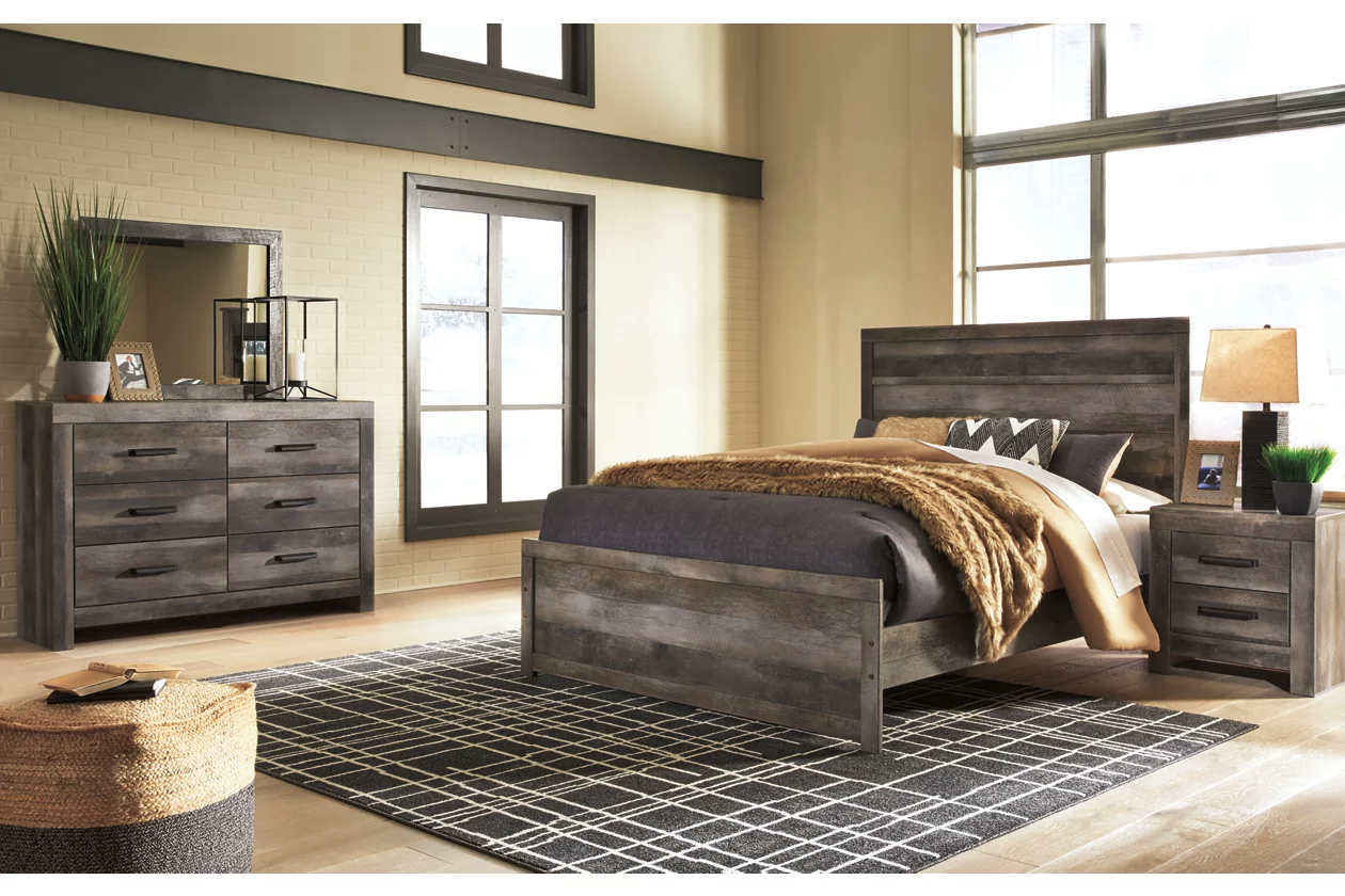 B440-31-36-71-96-92 Wynnlow Queen Panel Bed with Mirrored Dresser